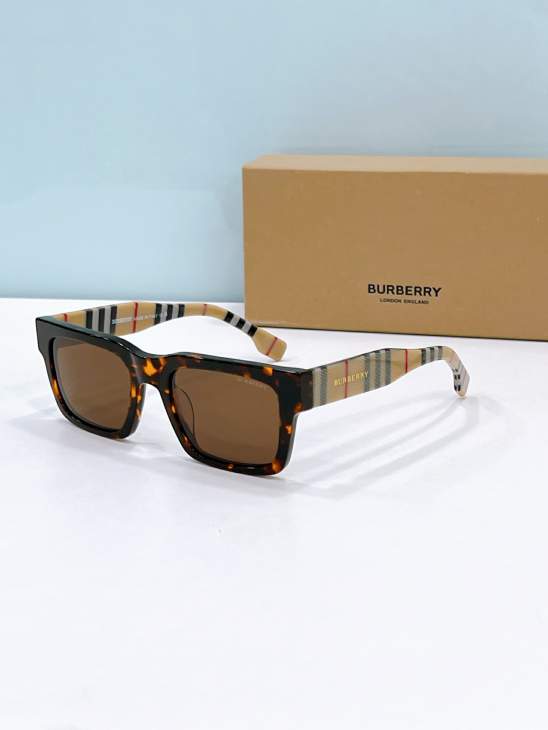 Picture of Burberry Sunglasses _SKUfw80537432fw